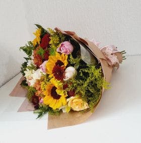 Buquê de Flores Mistas com Girassol